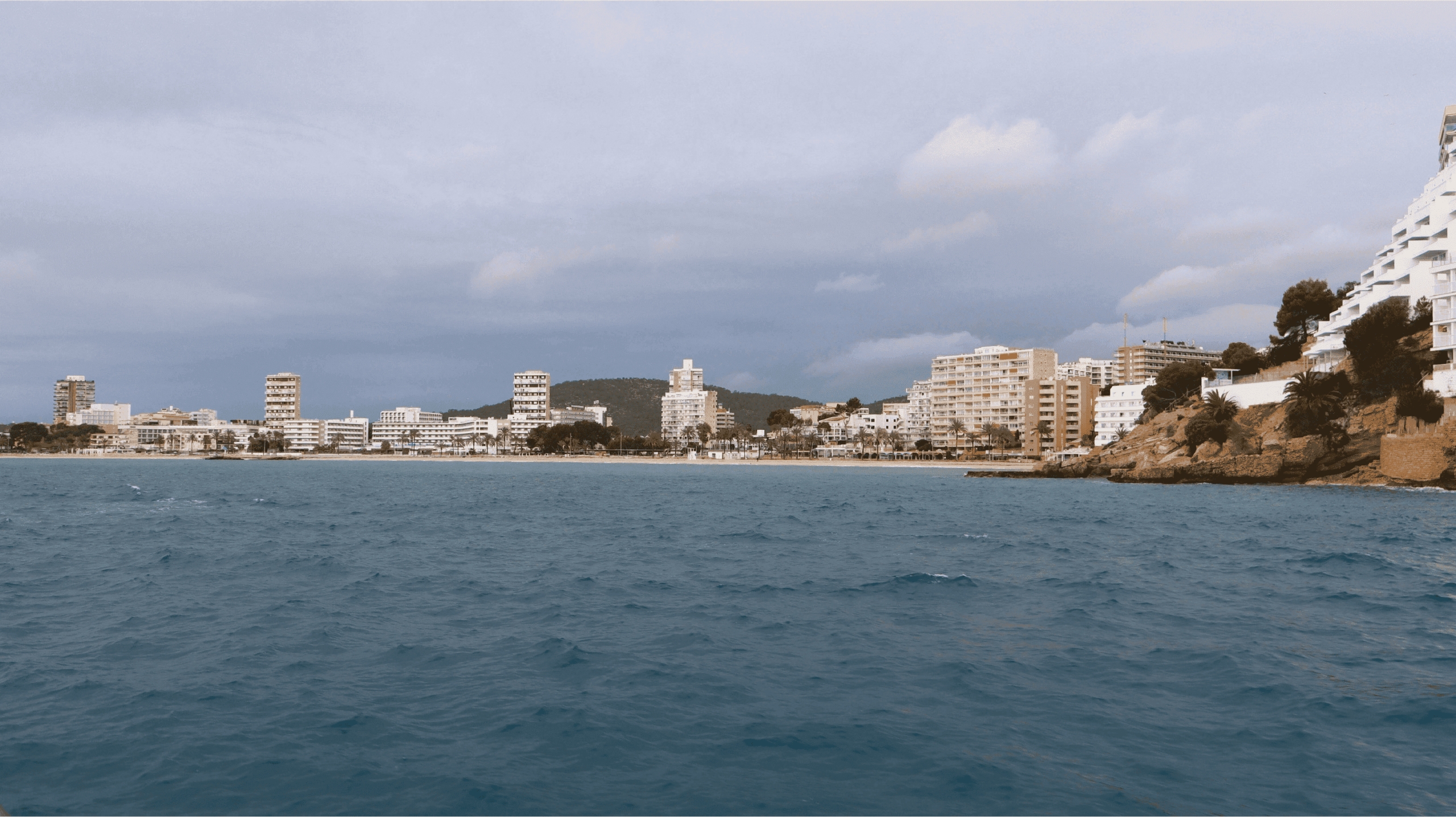 Boat charter to Magaluf, Magaluf boat trip, private Magaluf boat charter, boat charter from Portals Nous, South Mallorca boat charter,