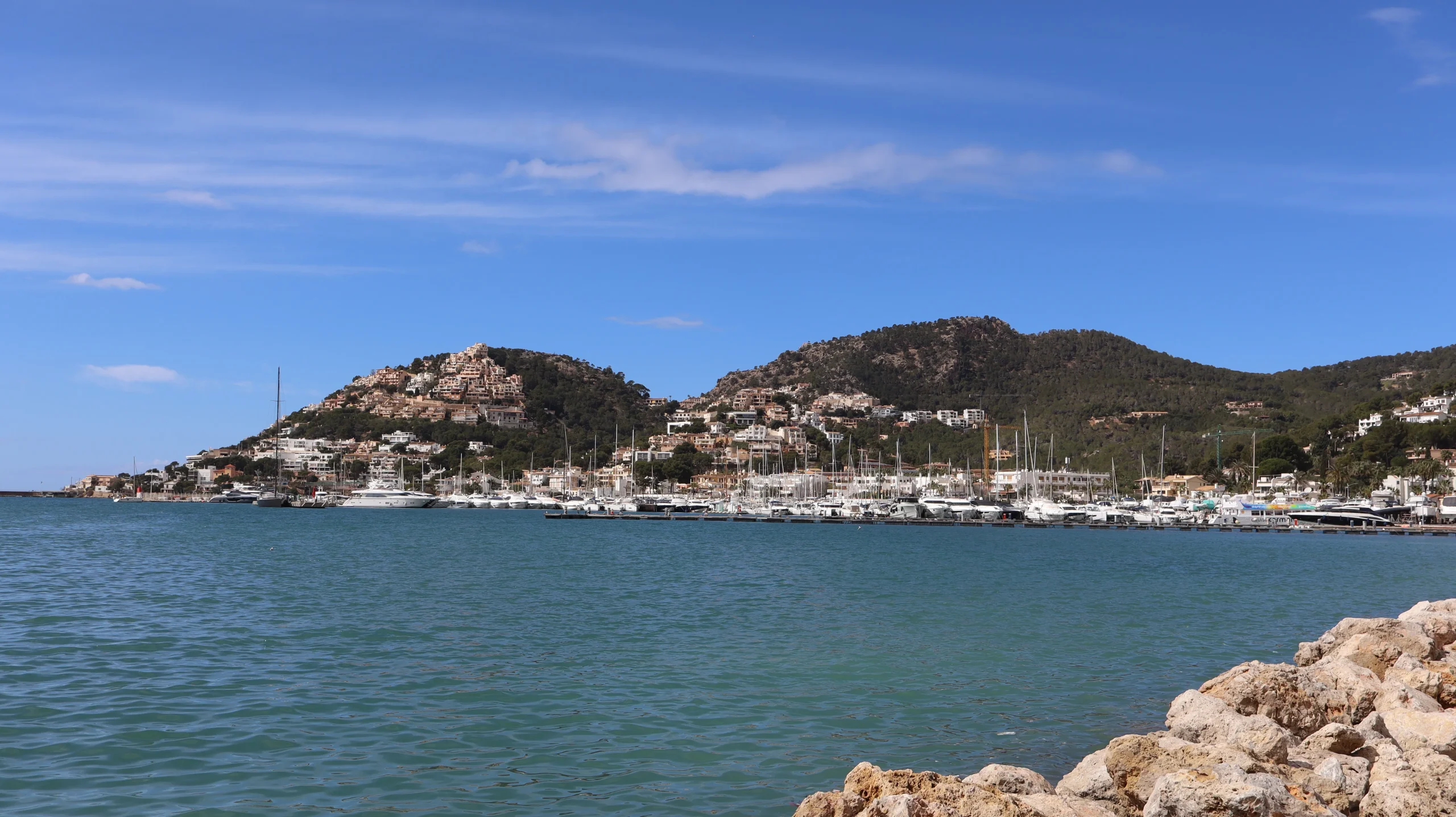 famous writers in Mallorca, Mallorca heritage boat trip, cultural boat charter, Portals Nous boat charter, boat charter in Mallorca,