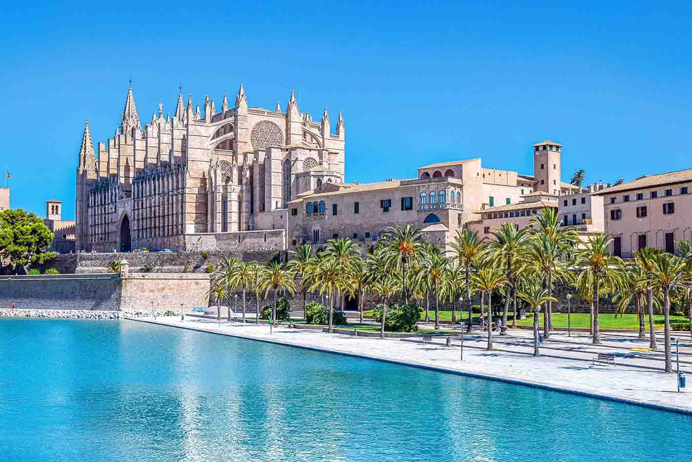 famous writers in Mallorca, Mallorca heritage boat trip, cultural boat charter, Portals Nous boat charter, boat charter in Mallorca,