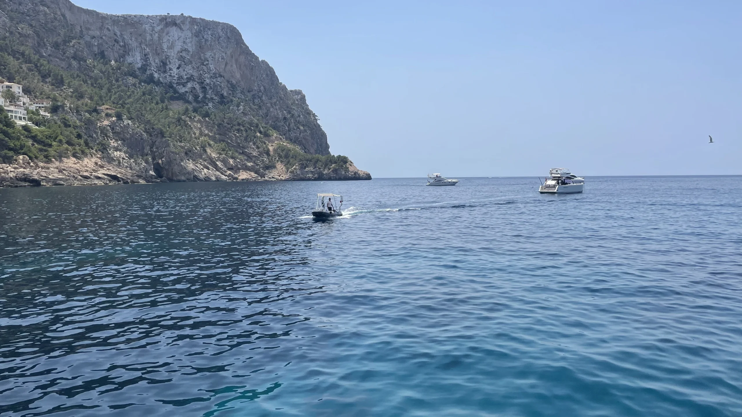 Snorkelling boat trip in Mallorca, Mallorca snorkelling, Mallorca coastline swimming, boat charter in Mallorca, South Mallorca boat charter,