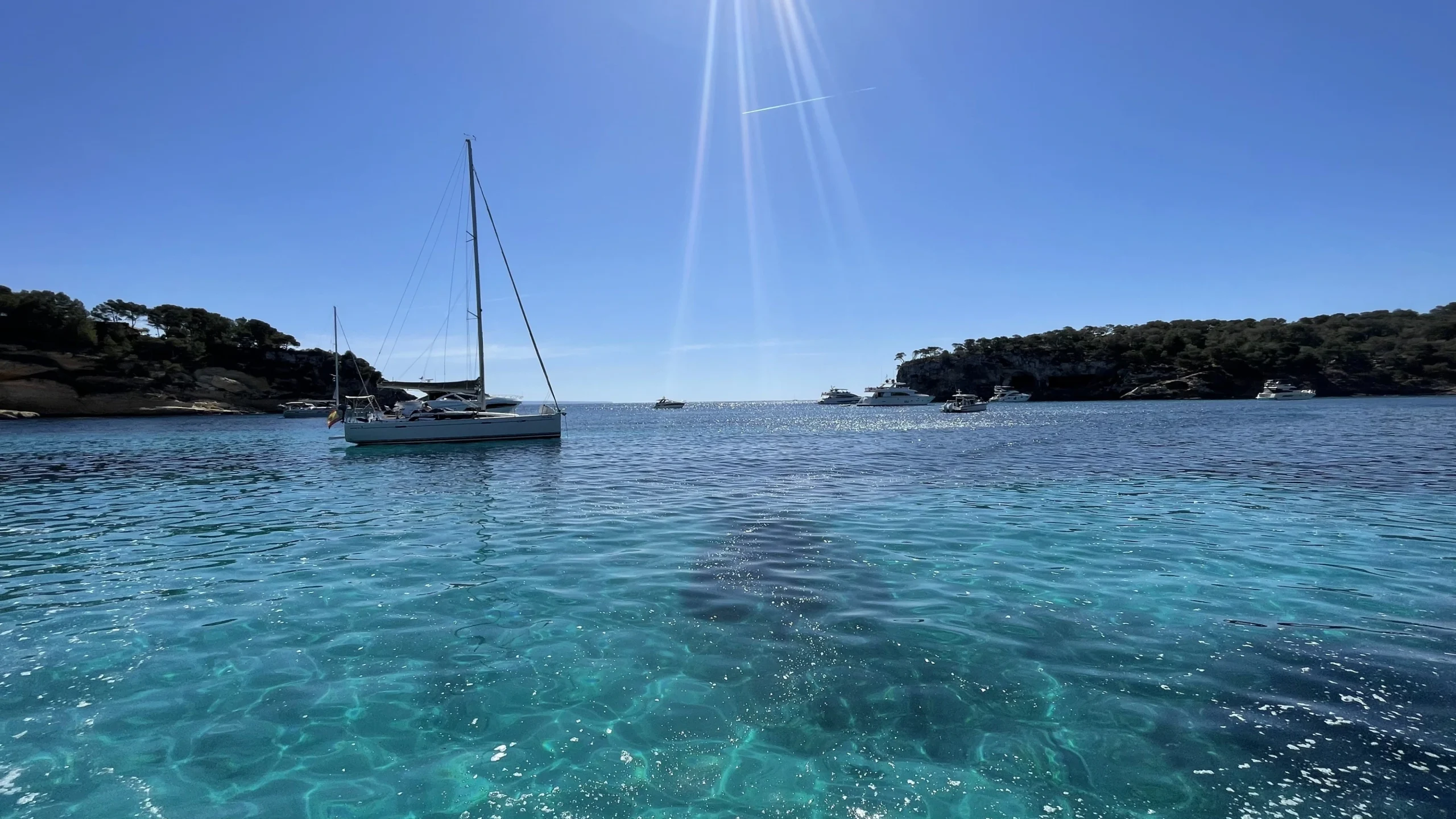 Family boat charter, private boat hire for family, family yacht trip, boat charter for family, boat charter from portals nous,